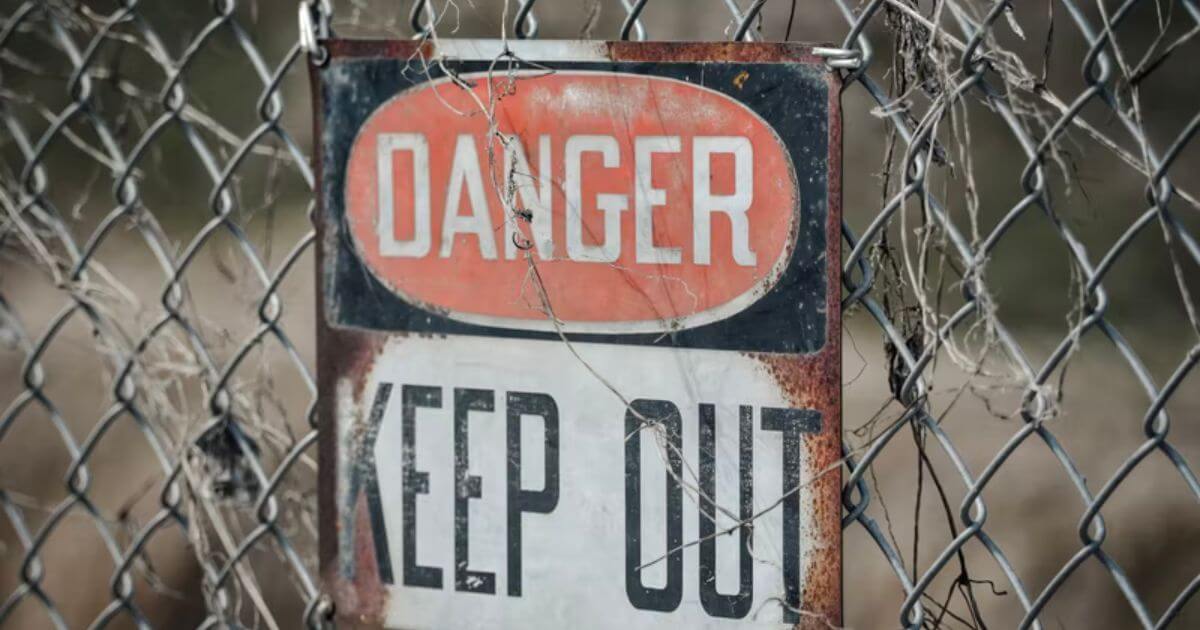 地雷の埋まった場所にボールを取りに行った